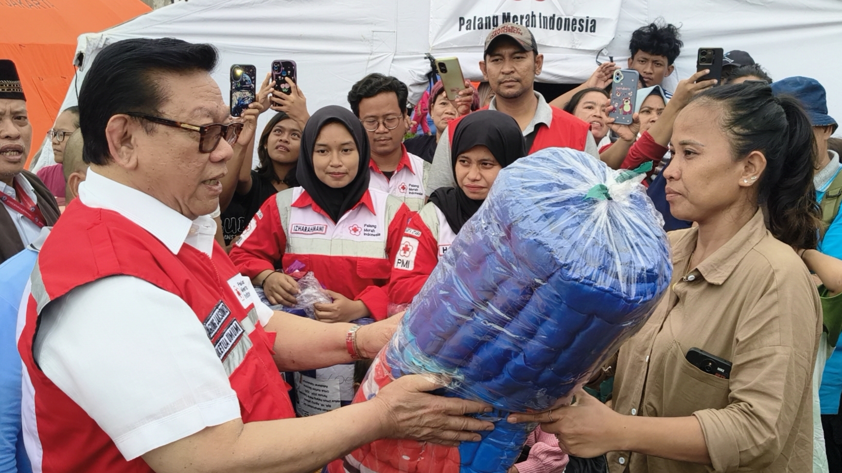 PMI Beri Bantuan untuk Korban Kebakaran Kemayoran, Ketum: Simbol Hadirnya Negara