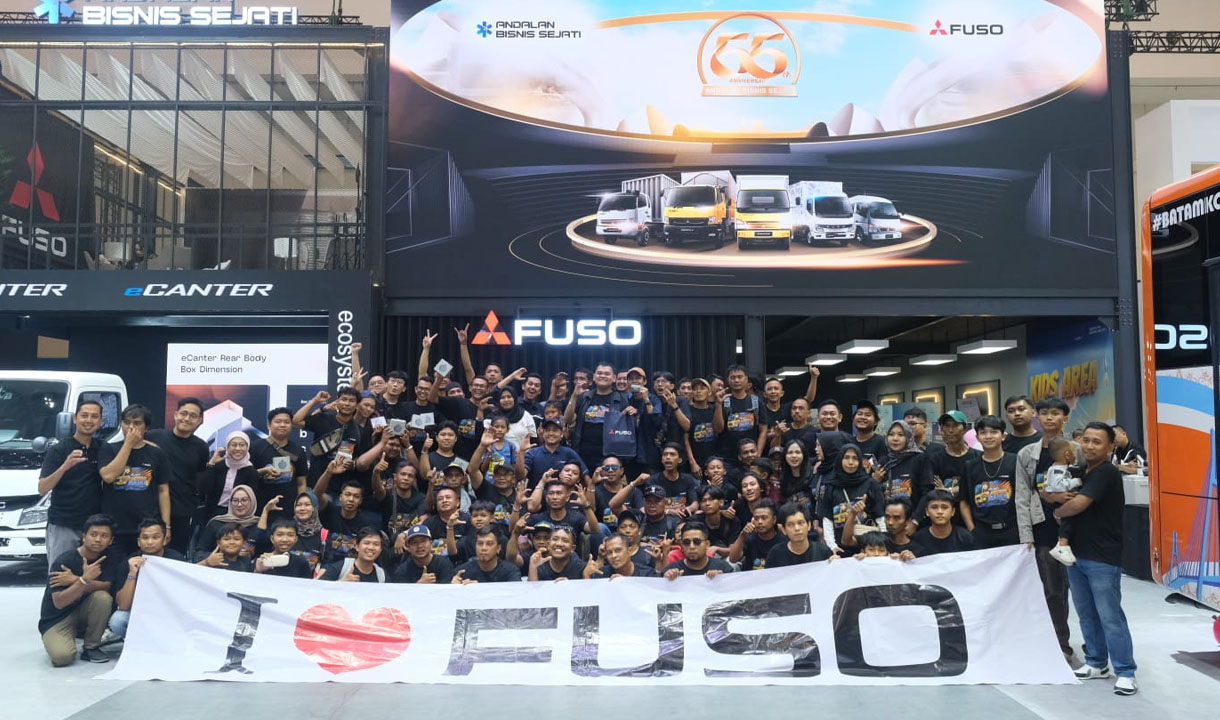 Ratusan Komunitas Canter Rayakan 55 Tahun Anniversary Mitsubishi Fuso di GIIAS 2025