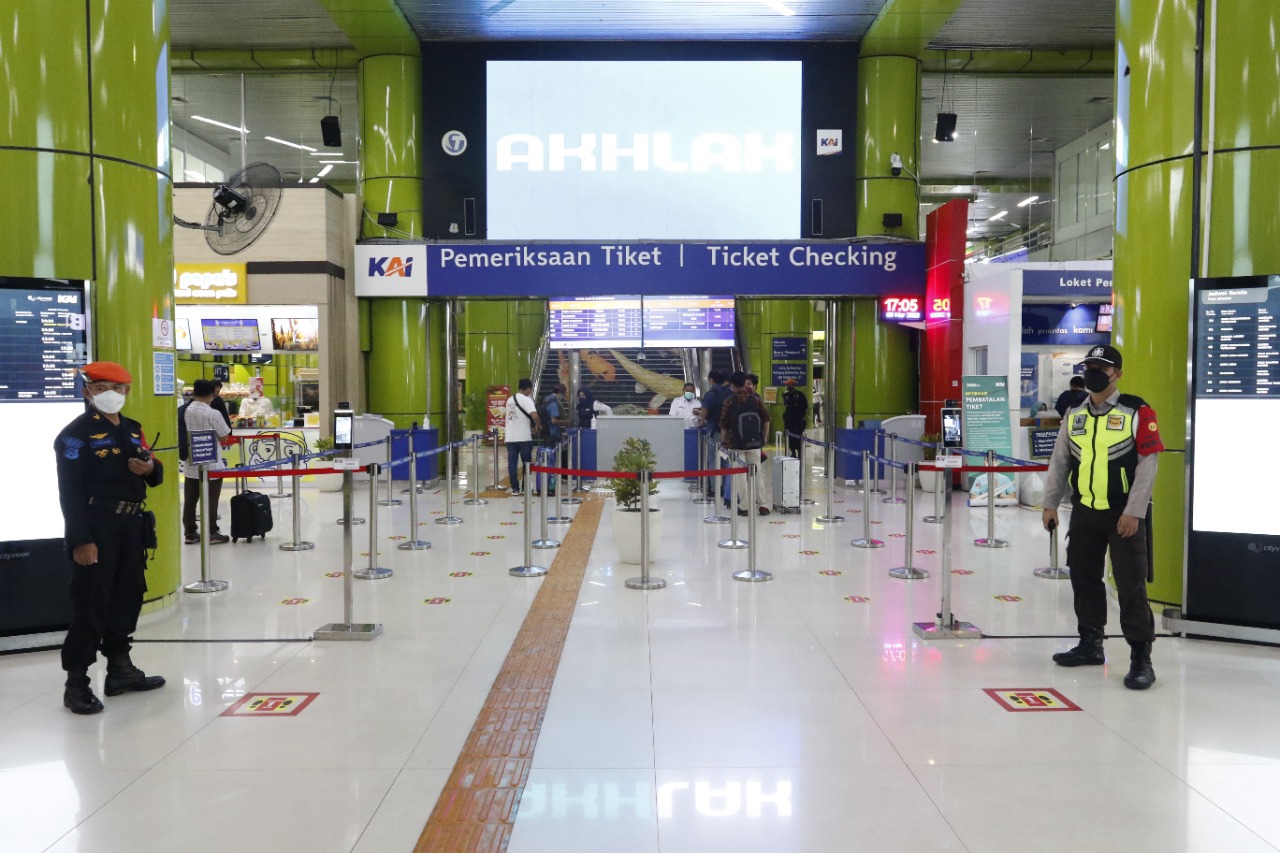 PT KAI Pastikan Stasiun Gambir Belum Pensiun Layani Penumpang KA Jarak Jauh