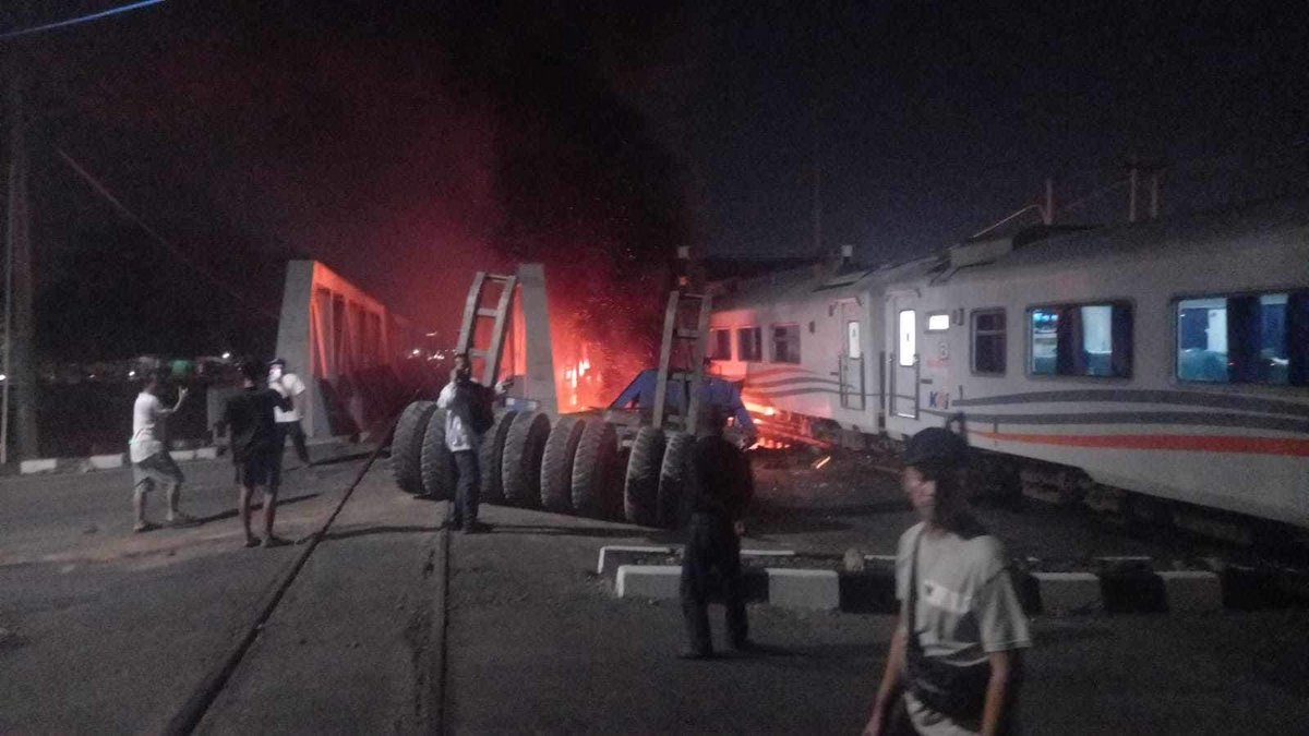 Kecelakaan Kereta Api Semarang : Ternyata 2 Jalur KA Belum Bisa Dilalui hingga 9 Perjalanan Terganggu