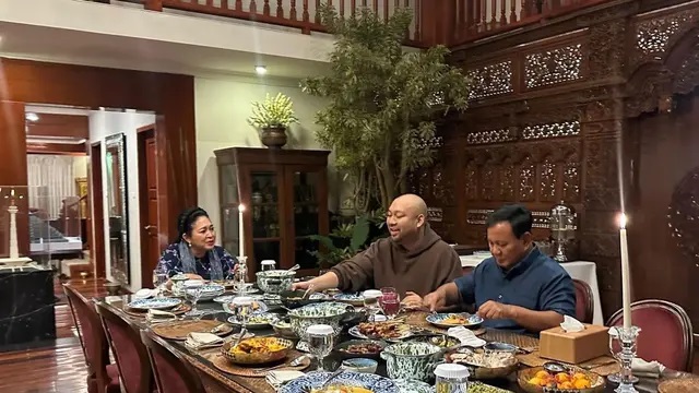 Prabowo Unggah Bukber Bareng Titiek dan Didit, Indonesia Meleleh