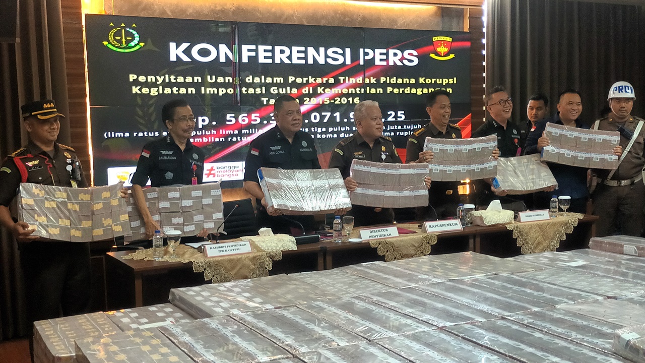 Kejagung Sita Uang Rp565,33 Miliar dalam Kasus Korupsi Impor Gula yang Menyeret Tom Lembong