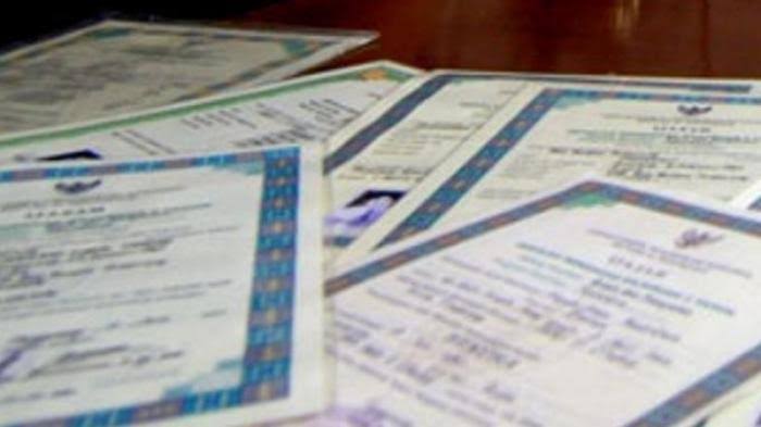 Kemnaker Buka Suara Terkait Kabar Perusahaan di Surabaya Tahan Ijazah