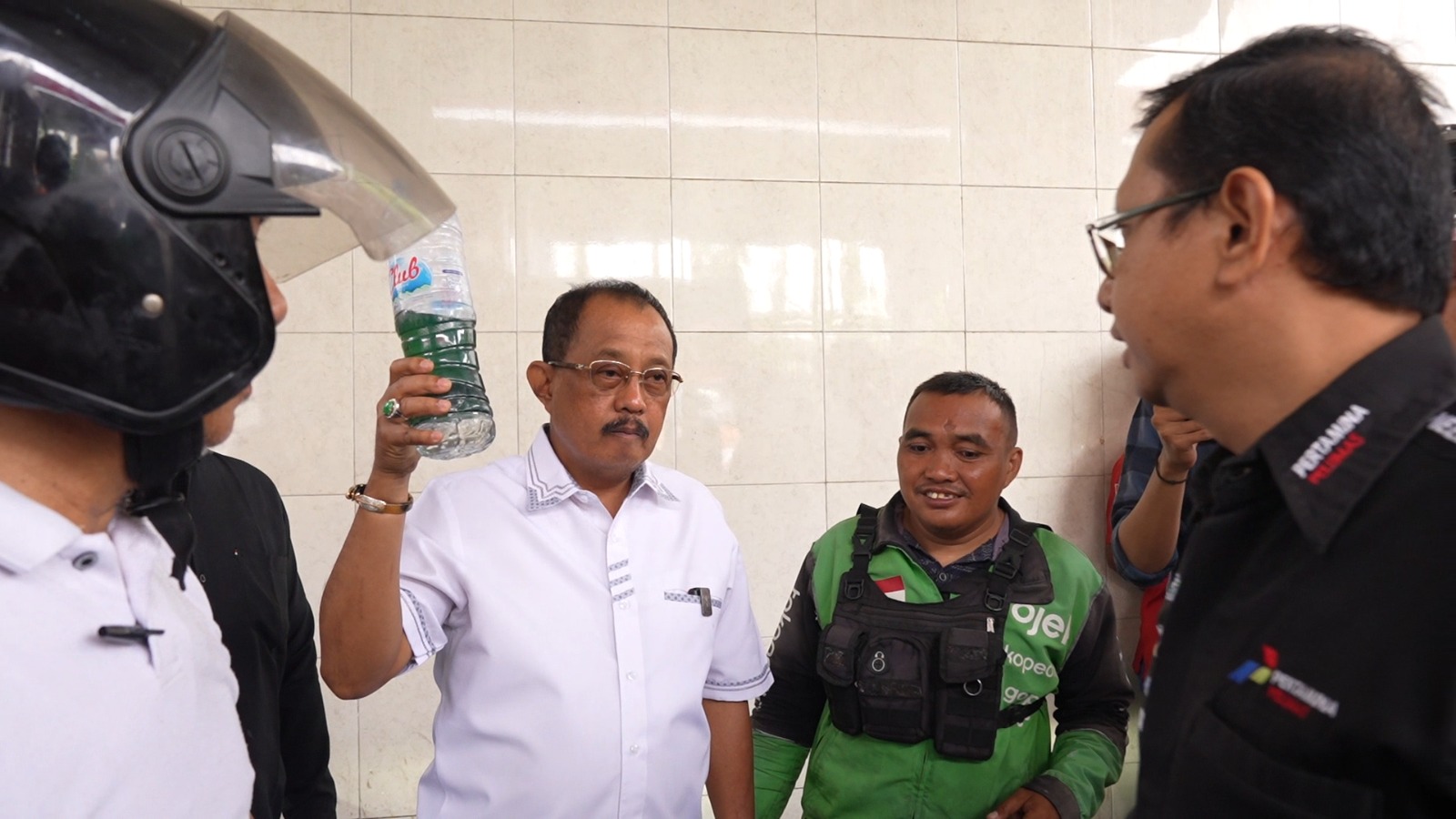 Sidak di SPBU Rajawali Surabaya, Armuji Temukan Pertalite Bercampur Cairan Bening 