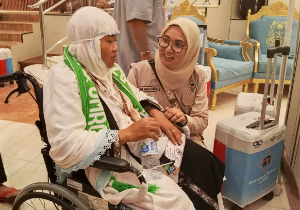 Dea Hemassandia, Petugas Haji Asal Aceh yang Giat Sapa Jemaah