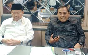 Anggota DPRD Lampung Kempeskan Ban Mobil Mahasiswi