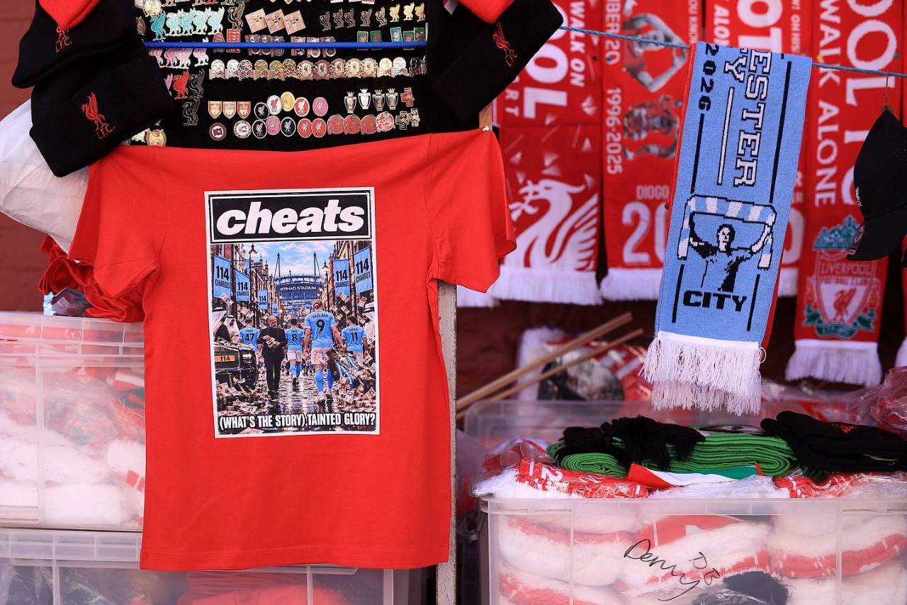Suporter Liverpool Protes Kasus Finansial Man City, Teriakkan Cheat Berulang-ulang 