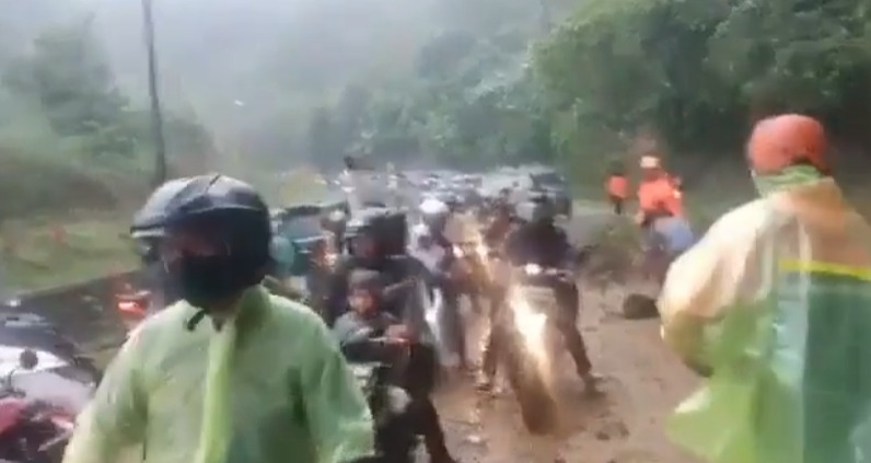 Musim Hujan, Jalur Wisata Lembang Berpotensi Longsor, Polisi Imbau Masyarakat Jangan Paksakan Diri