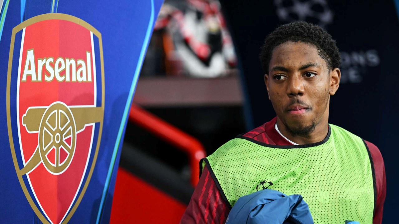 Kalah Saing di Arsenal, Lewis-Skelly Bisa Pindah ke Man United?