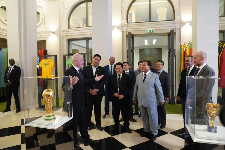 Ada Apa Prabowo Temui Bos FIFA Gianni Infantino di Hotel Paris Jelang Timnas Indonesia Rode Ketiga Kualifikasi Piala Dunia 2026
