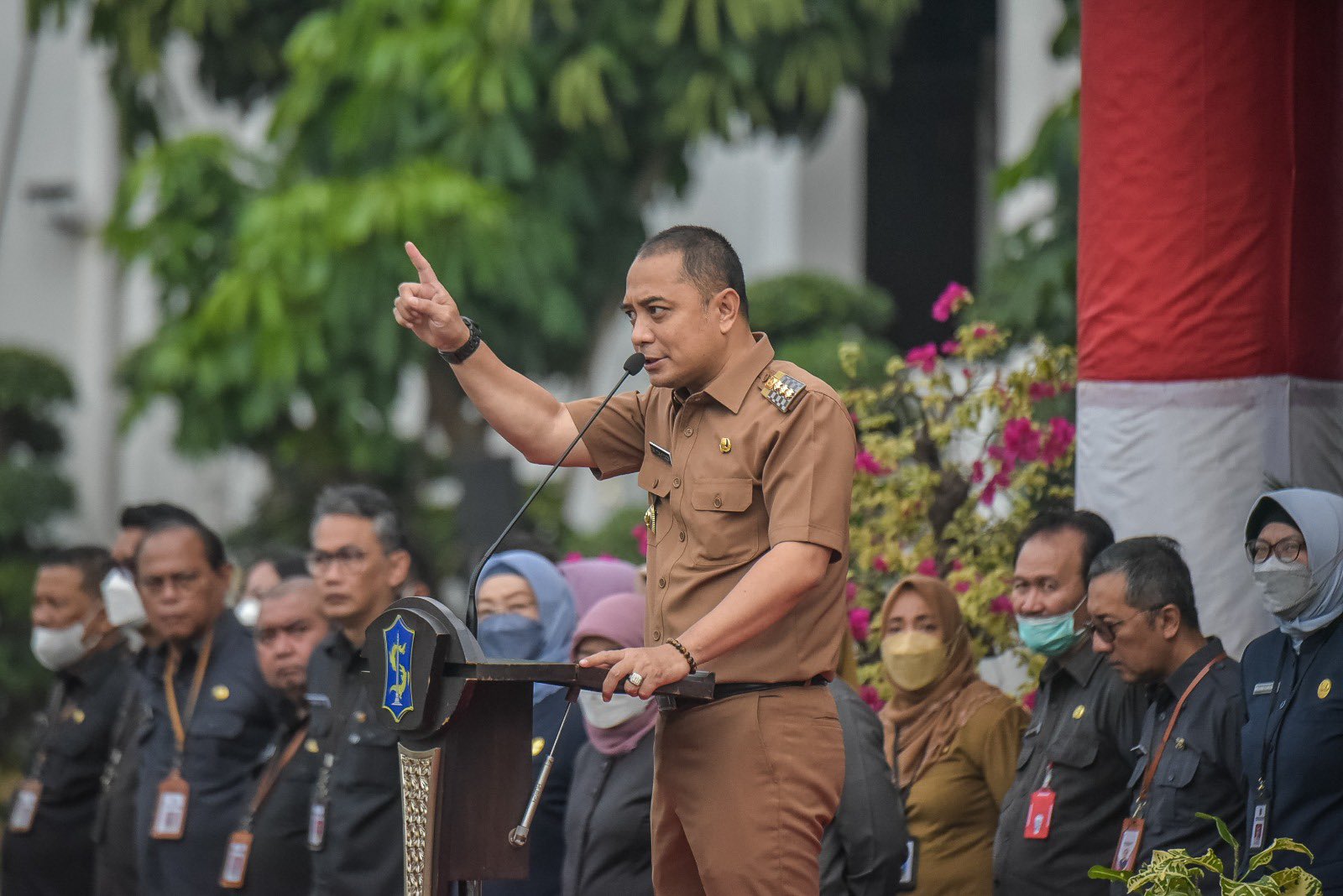 Viral! Walikota Surabaya Ngamuk di Depan ASN, Tak Ragu Pecat Jajarannya yang Kedapatan Pungli