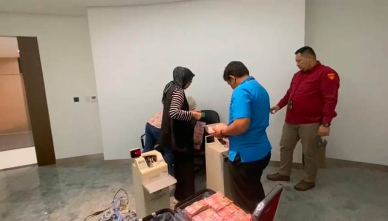 Kejagung Sita Rp2 Miliar dari Tersangka Suap Gratifikasi di PN Jakarta Pusat
