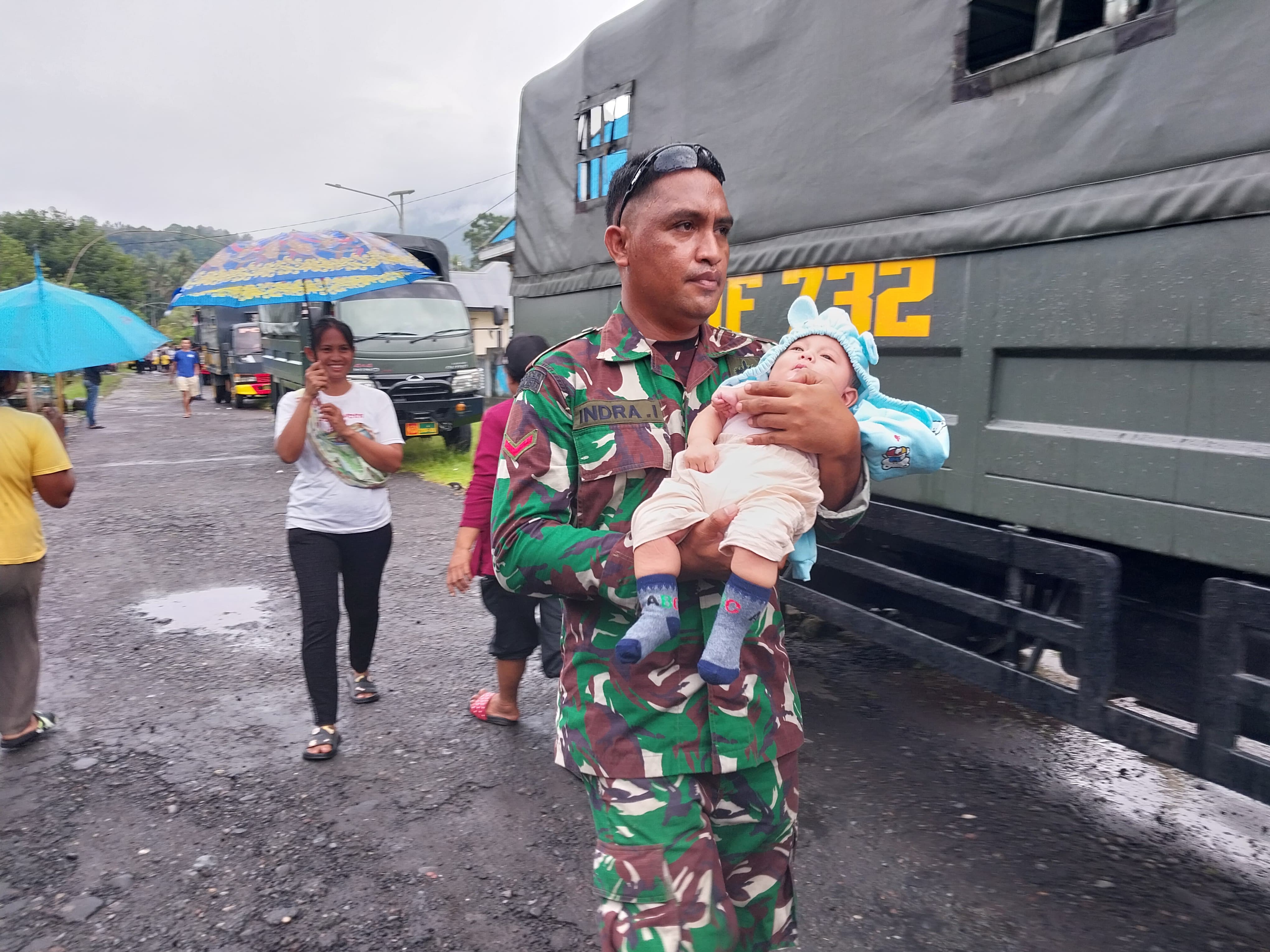 Gunung Ibu Erupsi, Pemerintah Evakuasi Warga 6 Desa di Radius Bahaya