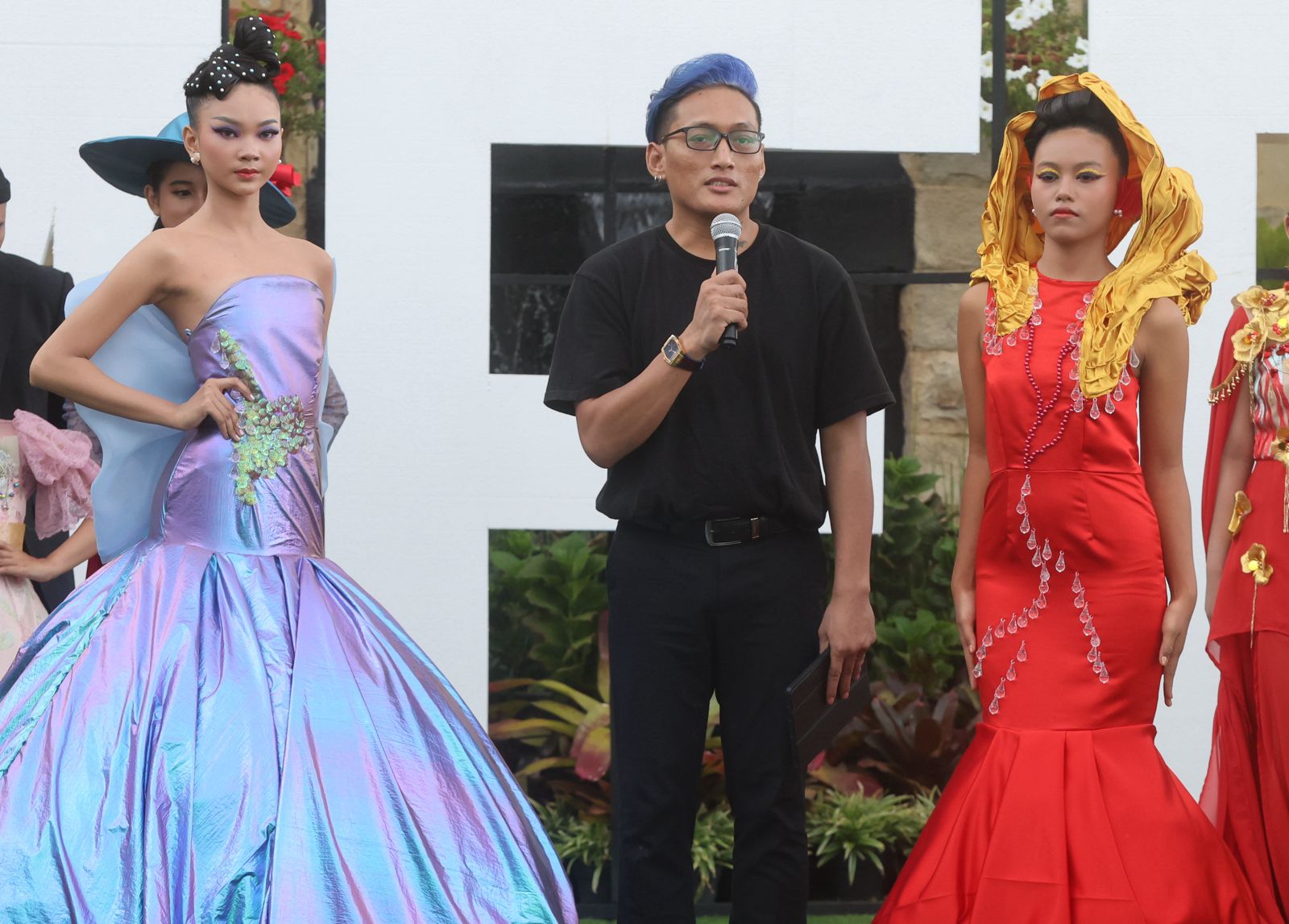 Reflection dan Hologram Mermaid, Dua Evening Gown Rancangan Adi Sufrianto Ini Kesankan Luxury Fashion