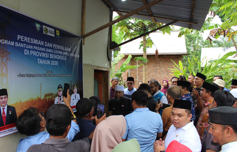 PLN Bengkulu Perkuat Sinergi dengan Gubernur, Resmikan Listrik Gratis untuk Warga Seluma