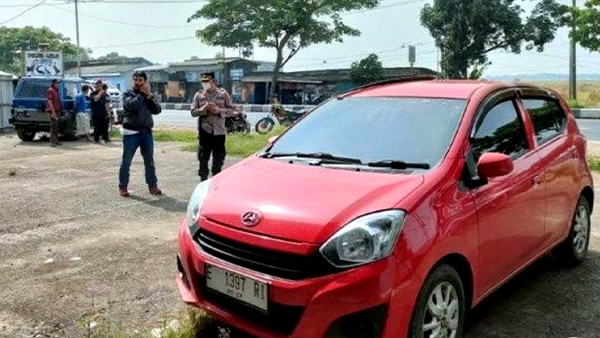 Mayat Wanita Cantik Terbakar Dalam Mobil Subang Diduga Dibunuh