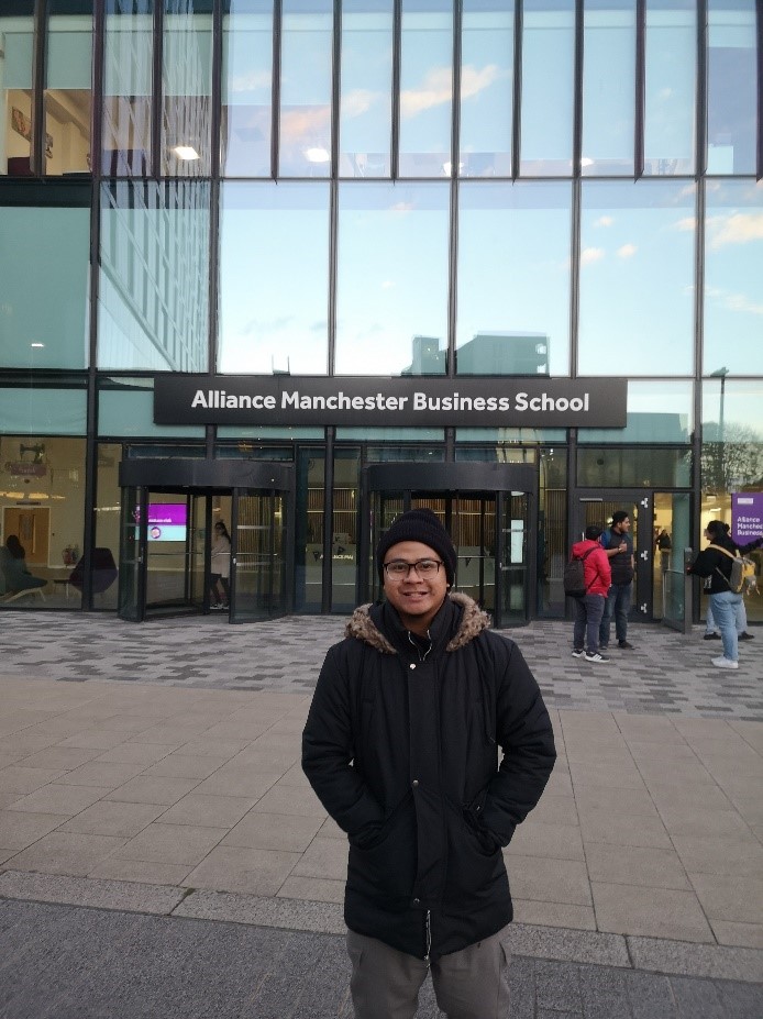 Cerita Diaspora oleh Mushonnifun Faiz Sugihartanto (2): Drama Berlanjut di Sheffield