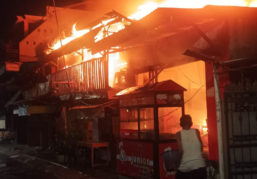 Kebakaran di Kebon Baru Cilincing, Api Berkobar Memberangus Rumah Semi Permanen