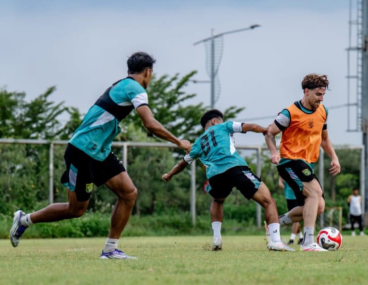 Persebaya Siapkan Pembenahan Jelang Laga Kontra Borneo FC, Saatnya Bajol Ijo Bangkit!