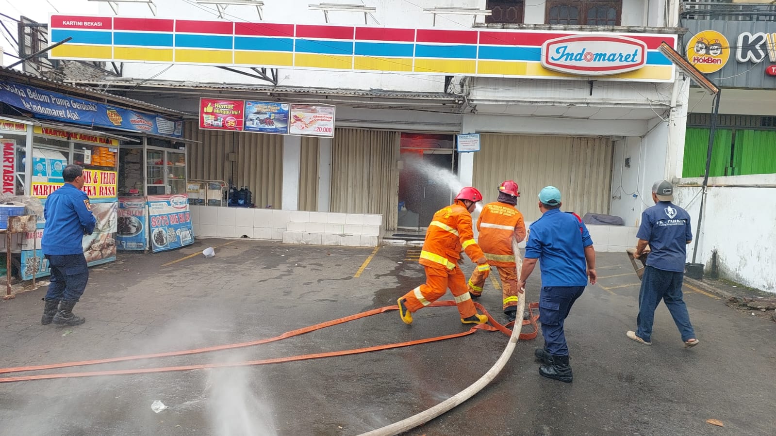 Minimarket di Kota Bekasi Ludes Terbakar, Kerugian Rp1,8 Miliar