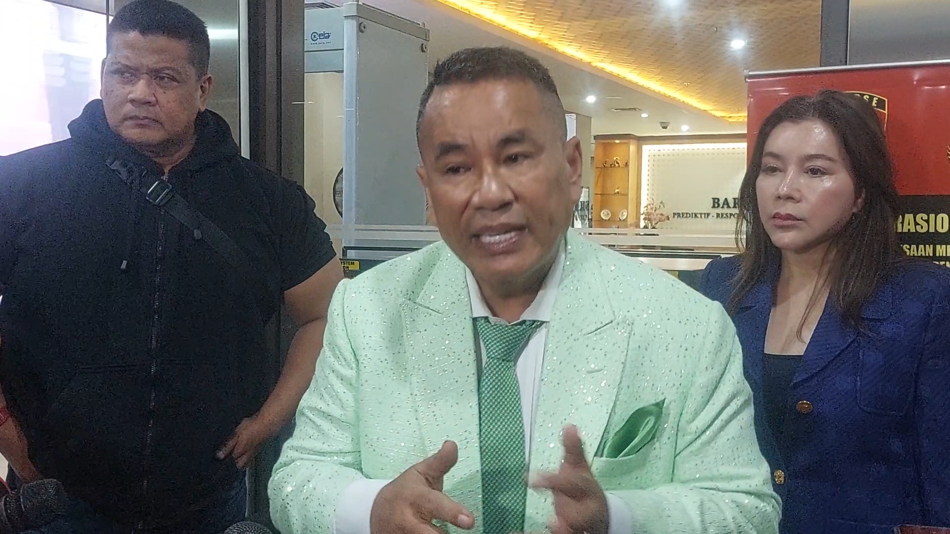 Firdaus Oiwobo Tantang Debat Bahasa Inggris di TV, Hotman Paris: Saya 4 Tahun di Australia, Dia Belepotan! 