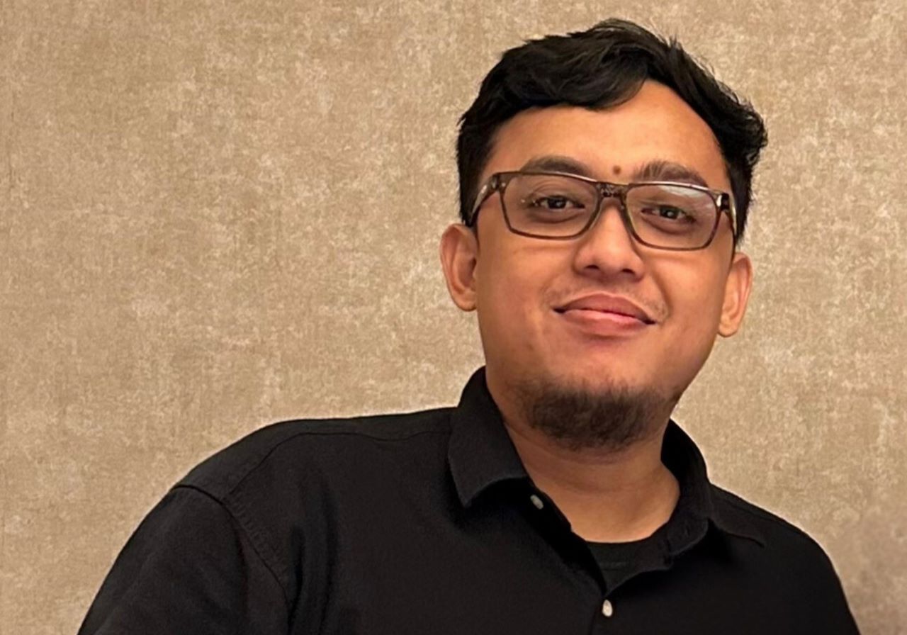 Cheng Yu Pilihan Dosen Pendidikan Bahasa Mandarin Universitas Negeri Surabaya Yogi Bagus Adhimas: He Guang Tong Chen