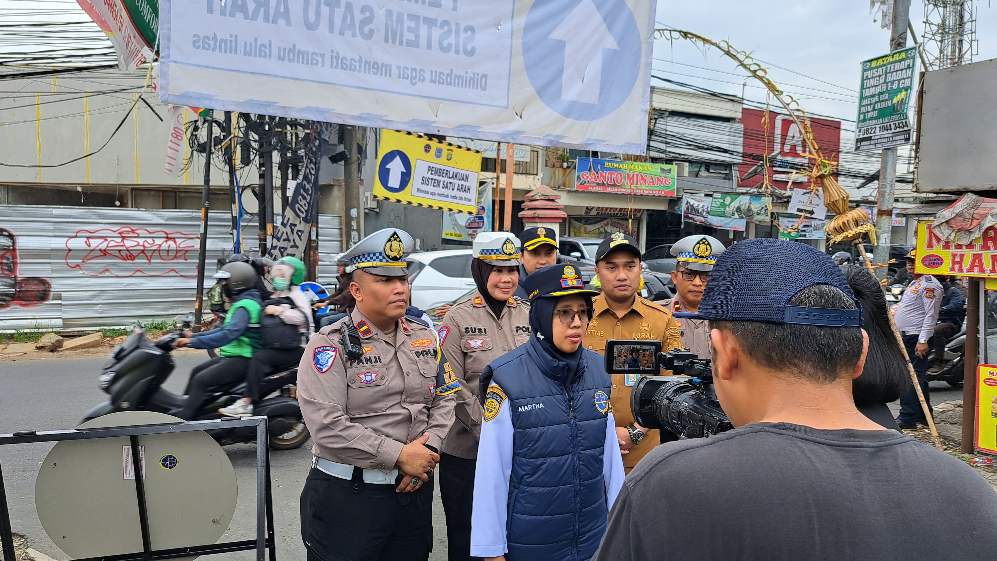 Polisi Gelar Uji Coba Sistem Satu Arah di Simpang Perintis dan Pertigaan Tarumanegara