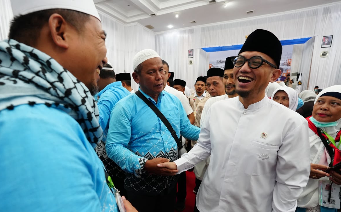 Wamenhaj Sambut Kloter Terakhir Haji 2026 di Aceh dengan Hangat
