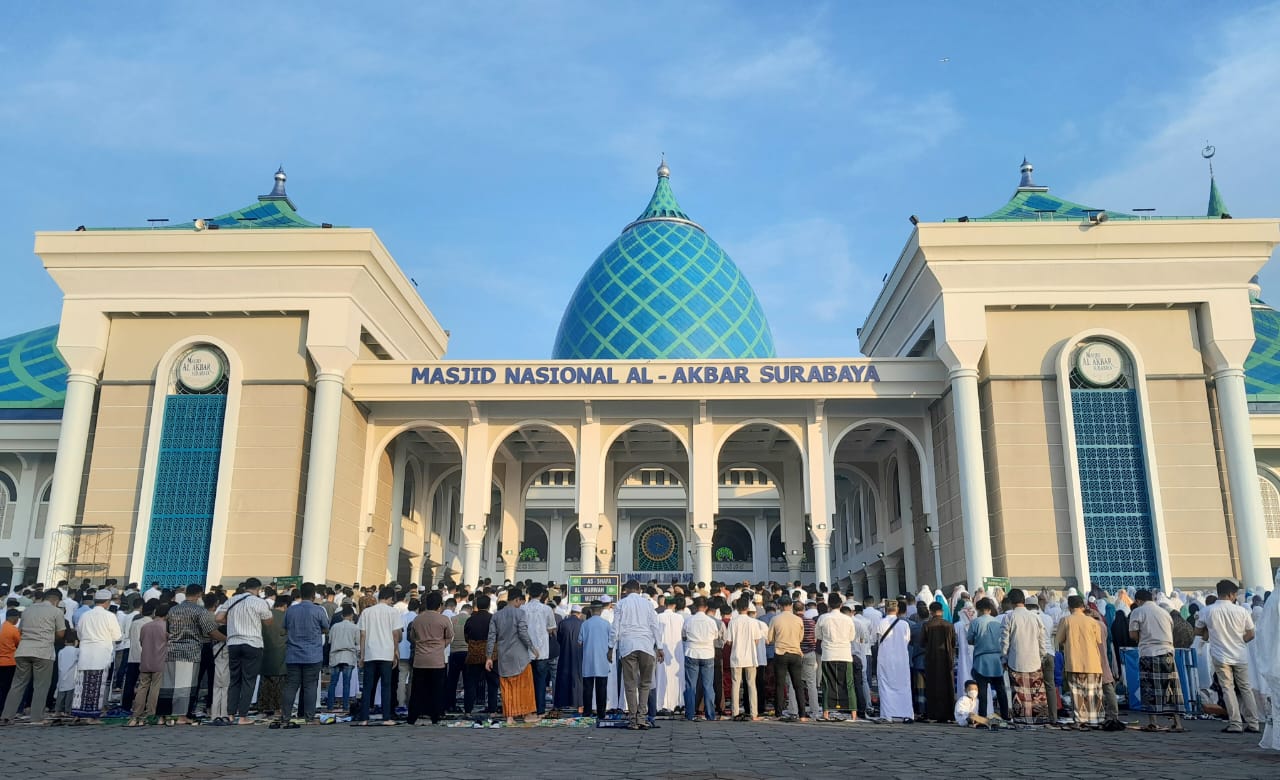 Masjid Al-Akbar Surabaya Penuh Jamaah Salat Id