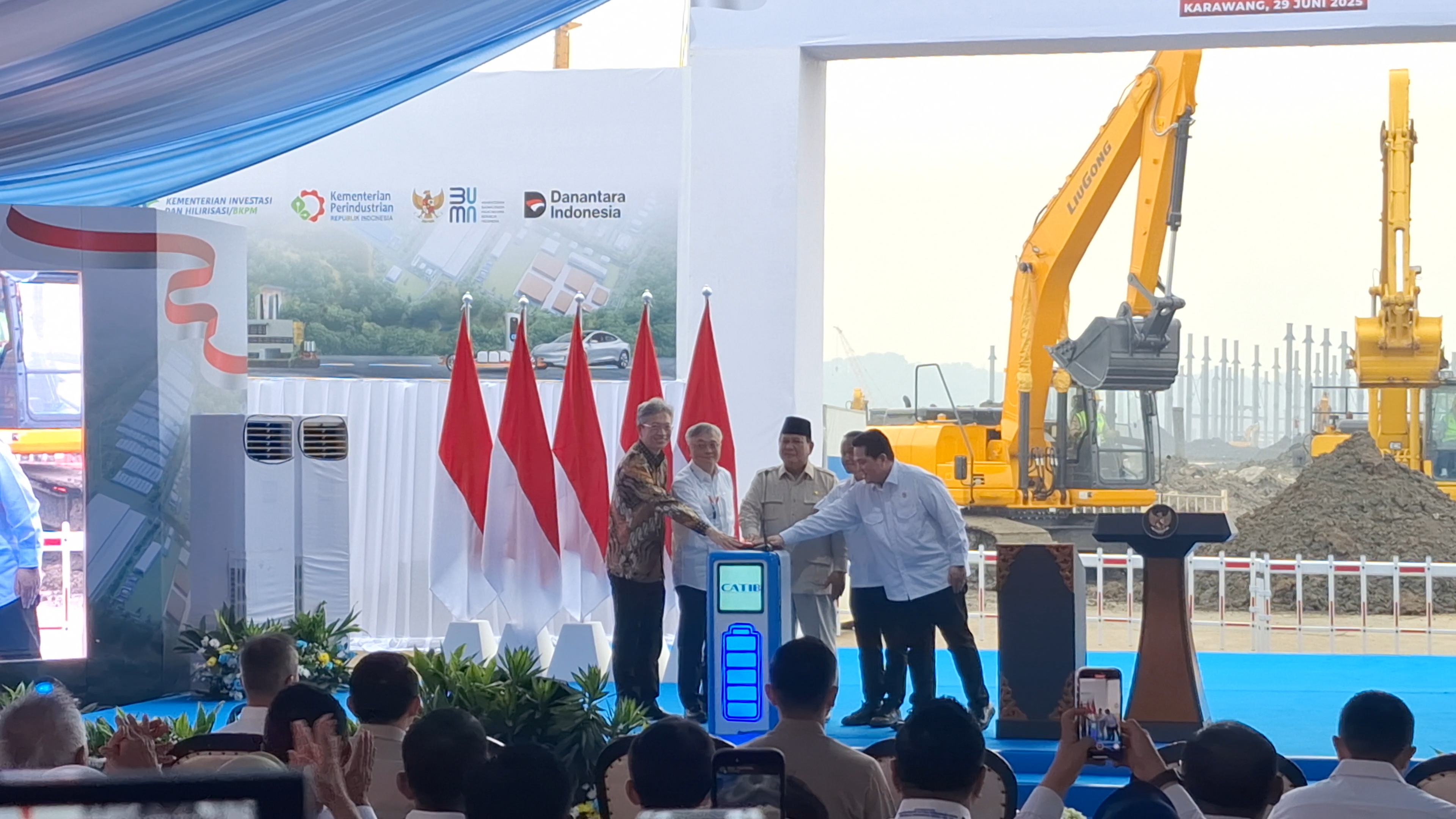 Prabowo Resmikan Groundbreaking Industri Baterai Listrik Terintegrasi di Karawang 