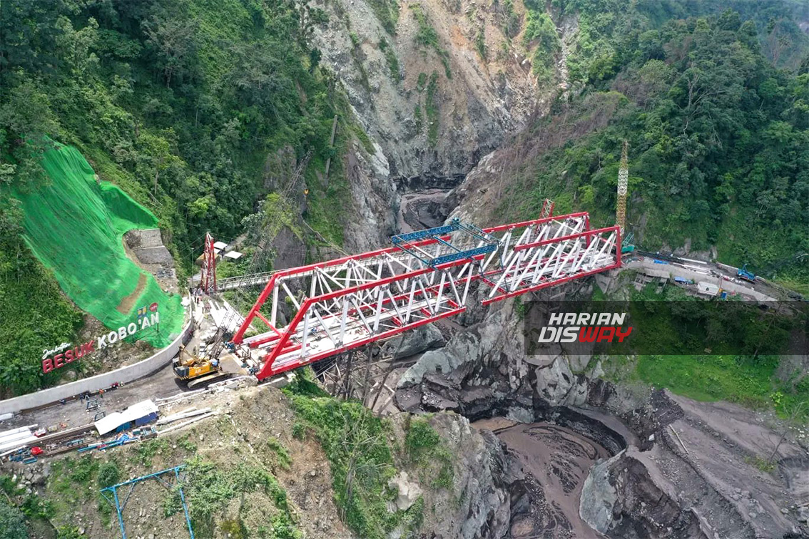 Bulan Depan, Jembatan Gladak Perak Beres