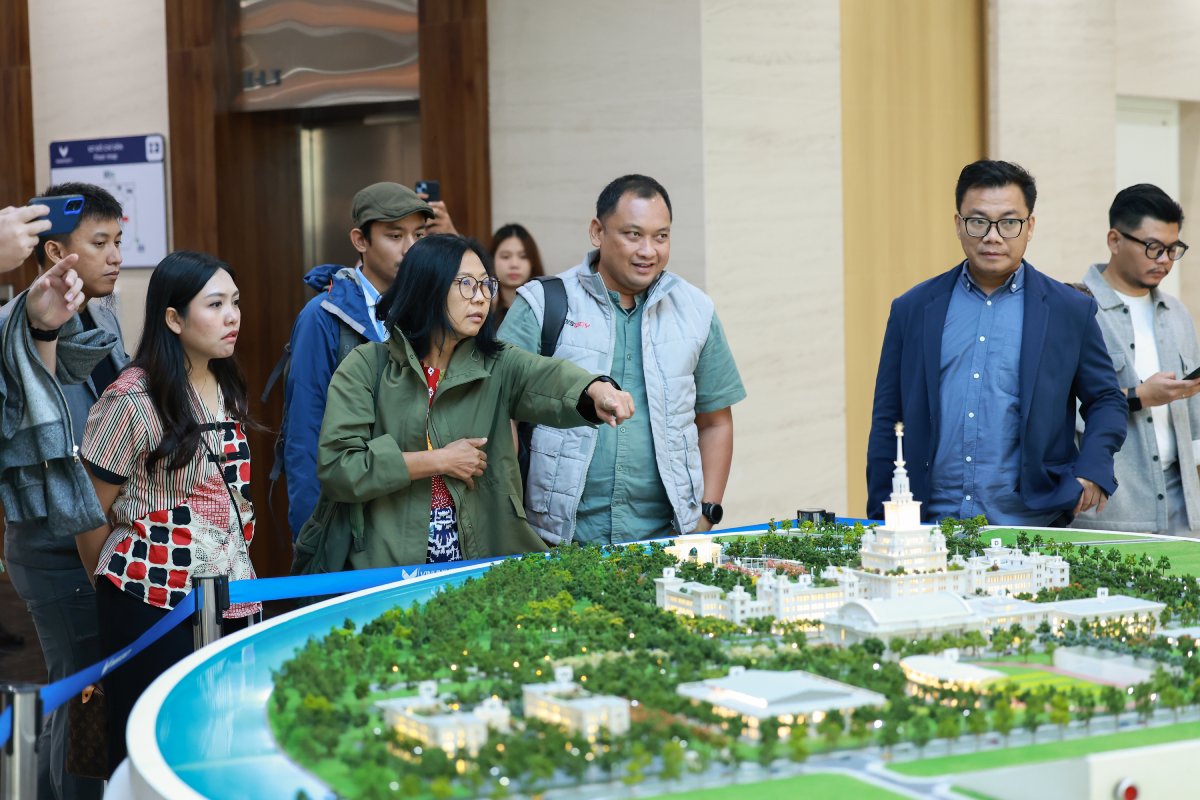  VinFast Media and Expert Trip 2025 (4):  Kampus Bintang 5, Tetap Ada Indomie di Kantin