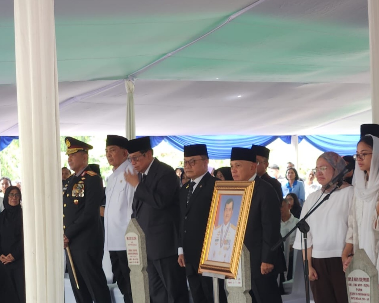 Panglima TNI Pimpin Upacara Peristirahatan Terakhir Widodo AS, SBY Hingga Menteri Kabinet Hadir