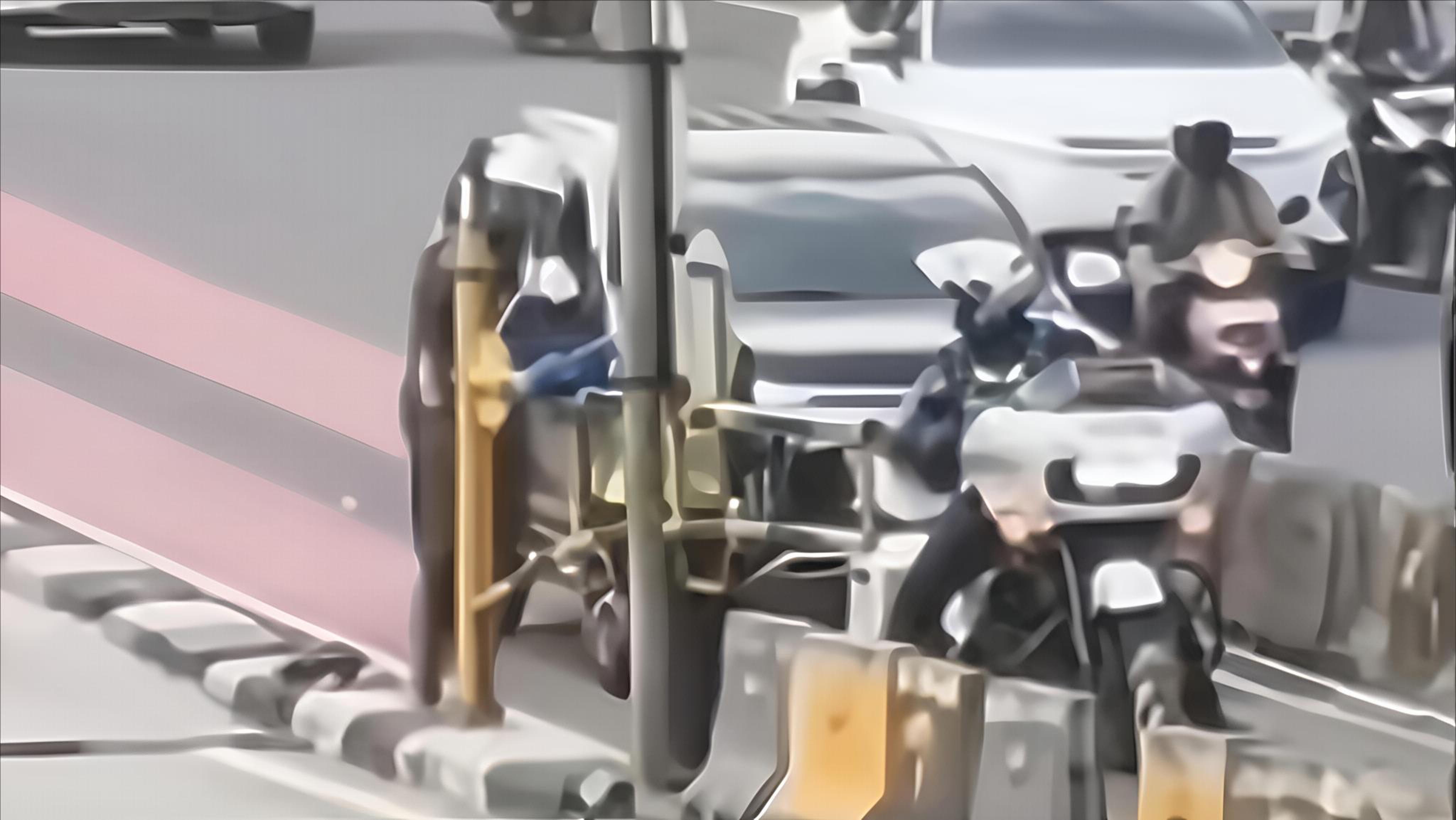 Viral Pajero Dikawal Masuk Jalur Transjakarta di Mampang, Polisi: Sedang Kami Lacak