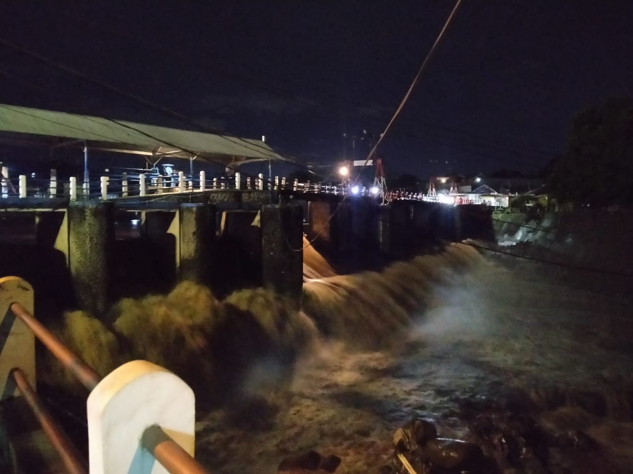 Jakarta Siap-Siap Banjir, Status Katulampa Ciliwung Sempat Siaga 3, TMA Tembus 100 Centimeter