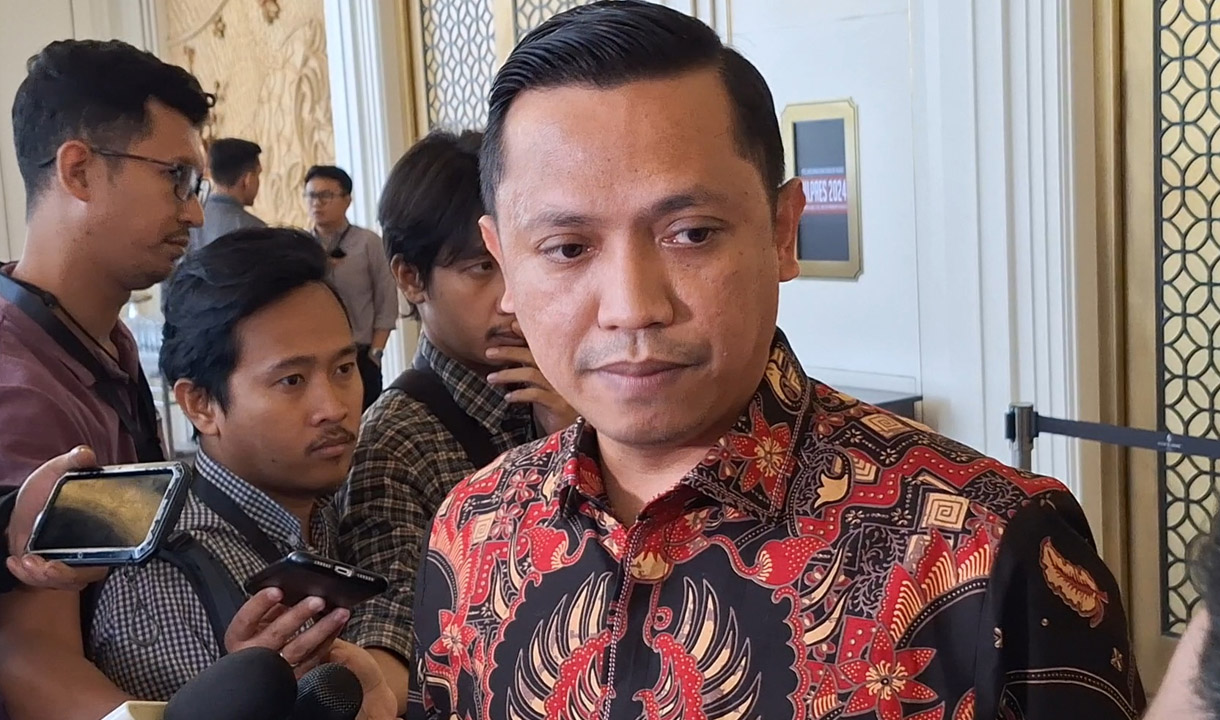 PDIP Klaim Tak Ada Bukti Ditemukan Saat KPK Geledah 2 Rumah Hasto, Ronny Talapessy: KPK Jangan Dramatisasi Bawa Koper Besar