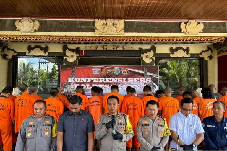 2 Pemuda NTT Resmi Tersangka Pengeroyok Anggota TNI AD, Aksinya Brutal 