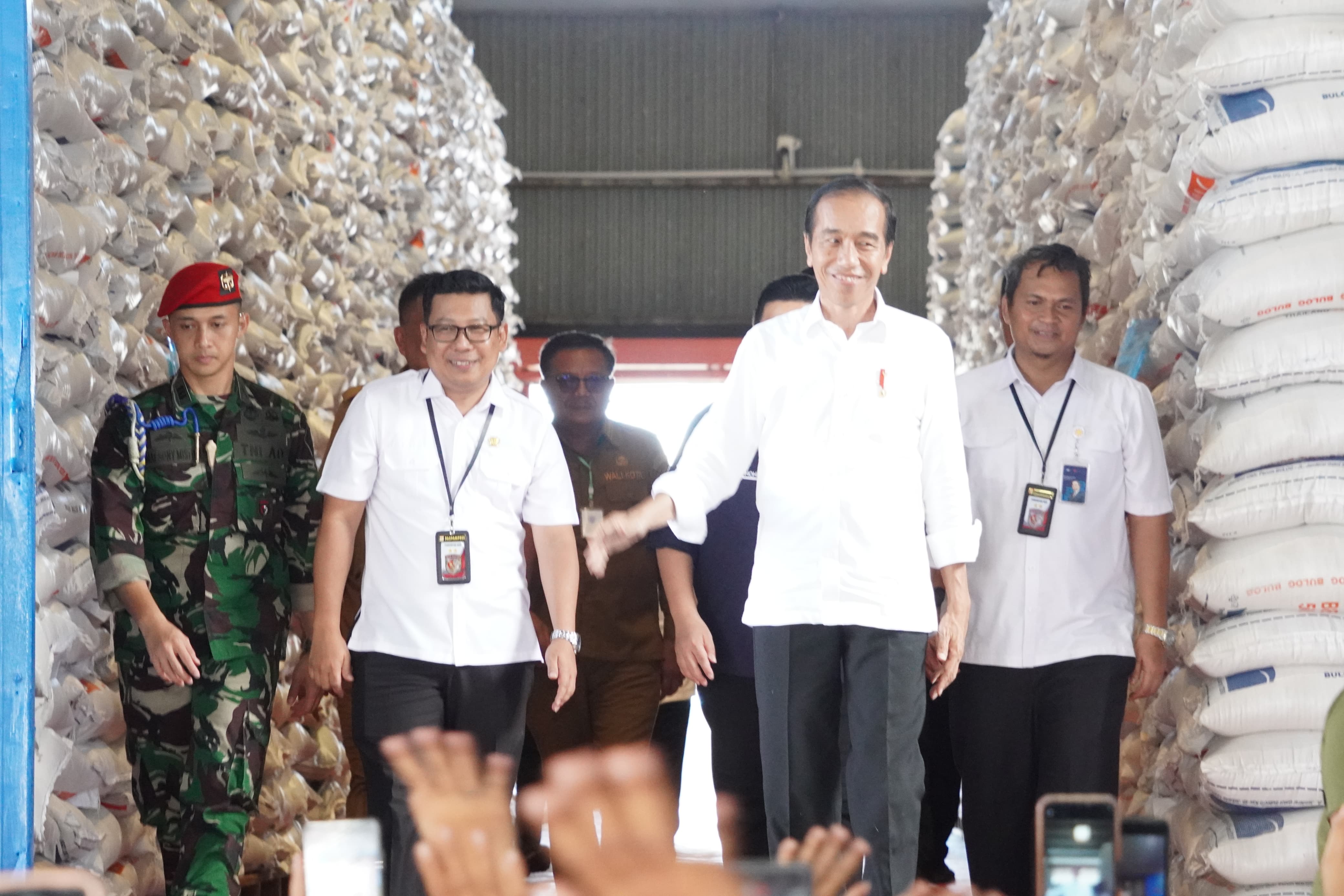 Dampingi Presiden Jokowi, Kepala NFA Berikan Eksplanasi Harga Beras