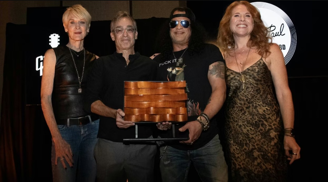 Slash Raih Les Paul Spirit Award 2026, Album Baru Flying Blind Siap Dirilis