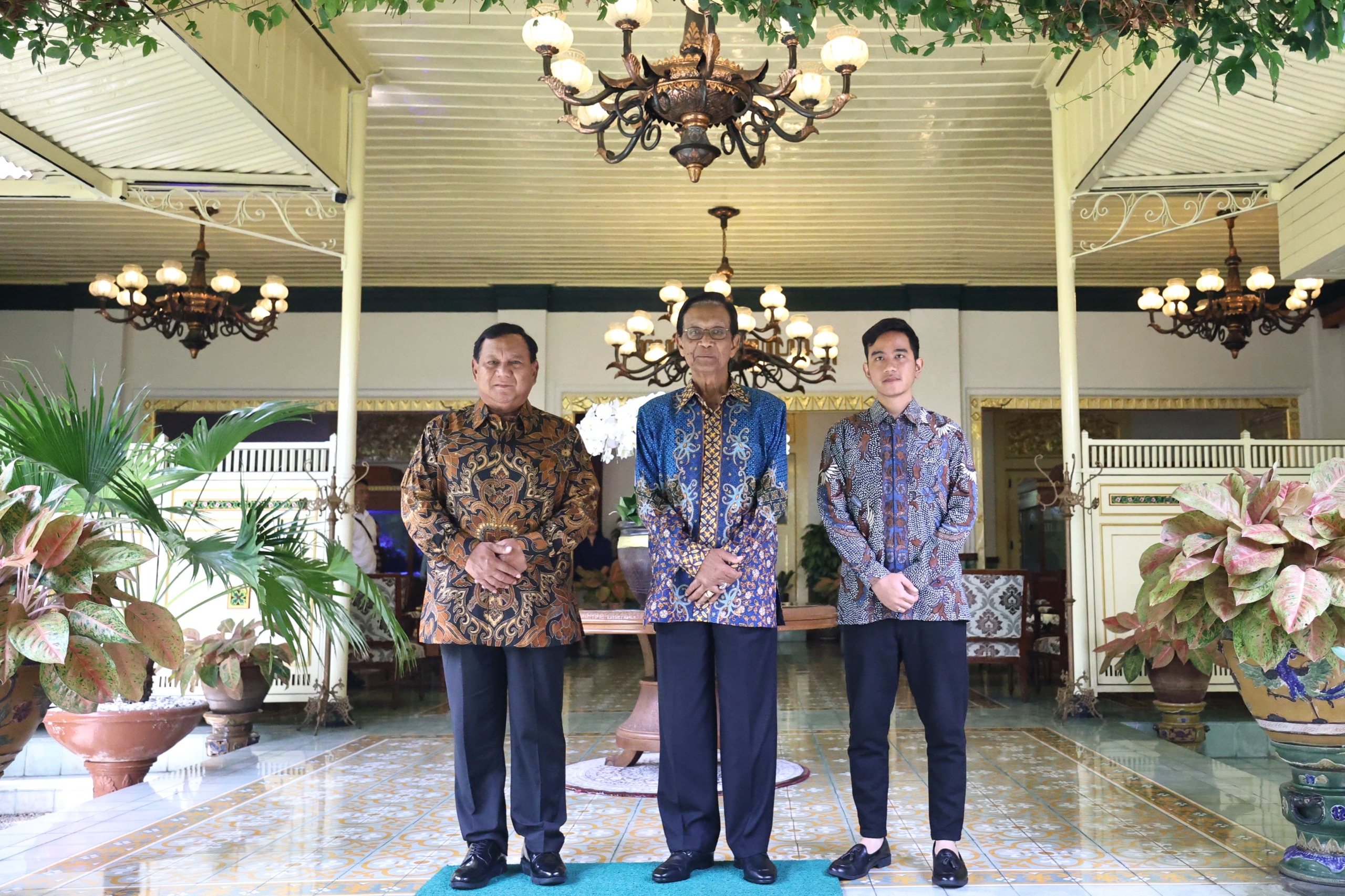 Sri Sultan Hamengku Buwono X Bertemu Prabowo-Gibran: Gak Ada Pembicaraan Politik
