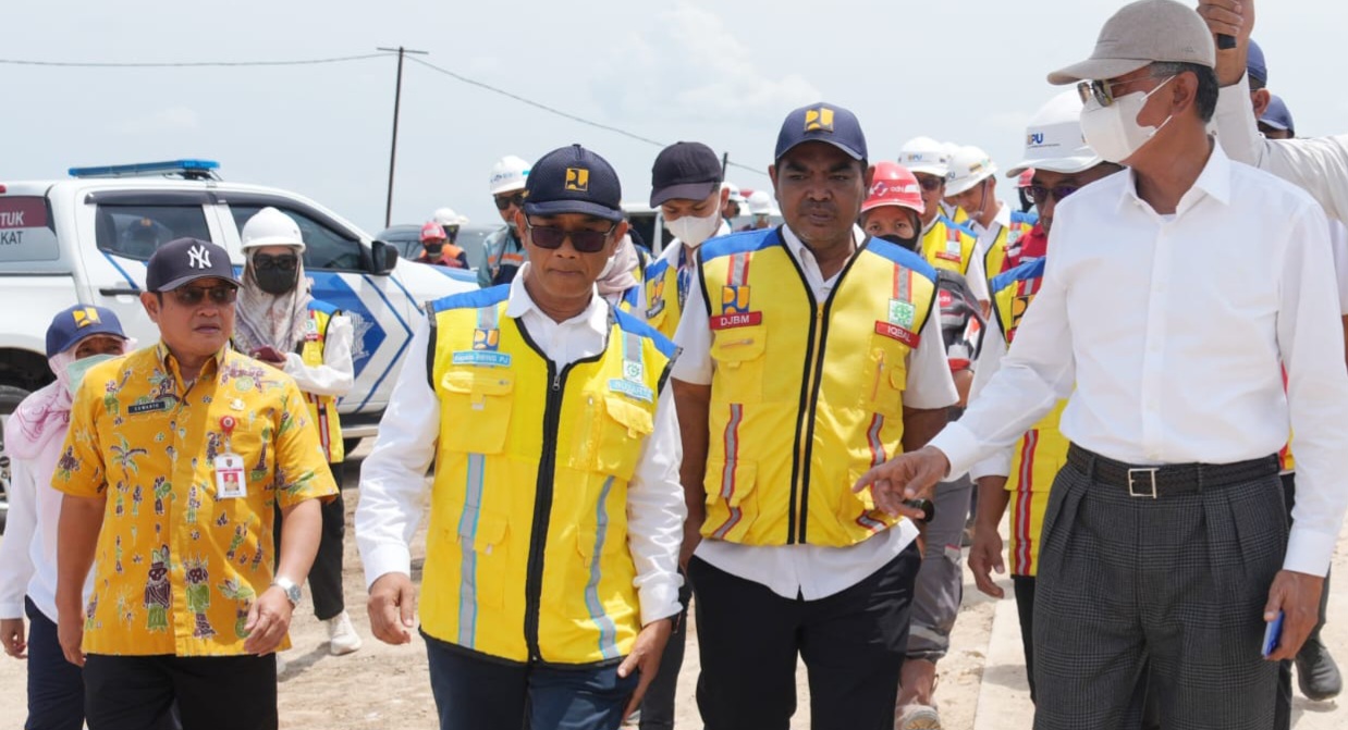 Menteri PU Tinjau Progres Tol Semarang-Demak, Benteng Baru Lawan Banjir Rob