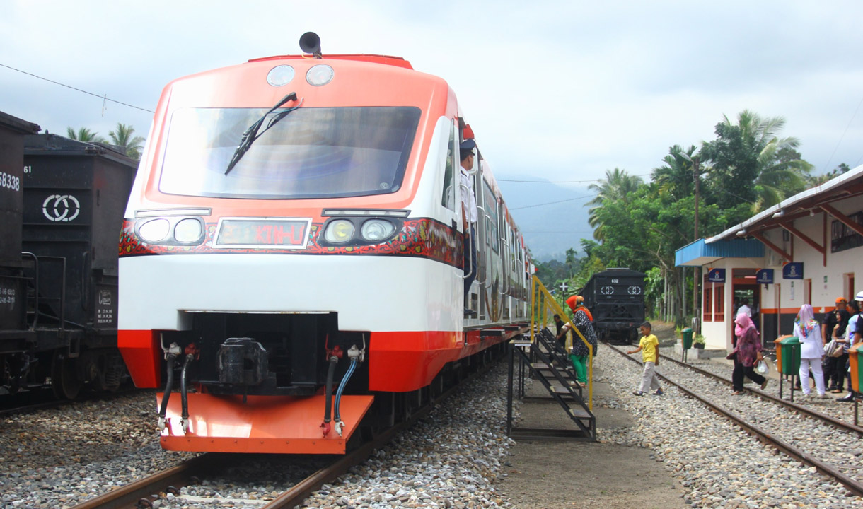 Kereta Api Mulai Jadi Transportasi Favorit di Sumatera, KAI Catatkan Lonjakan Penumpang 