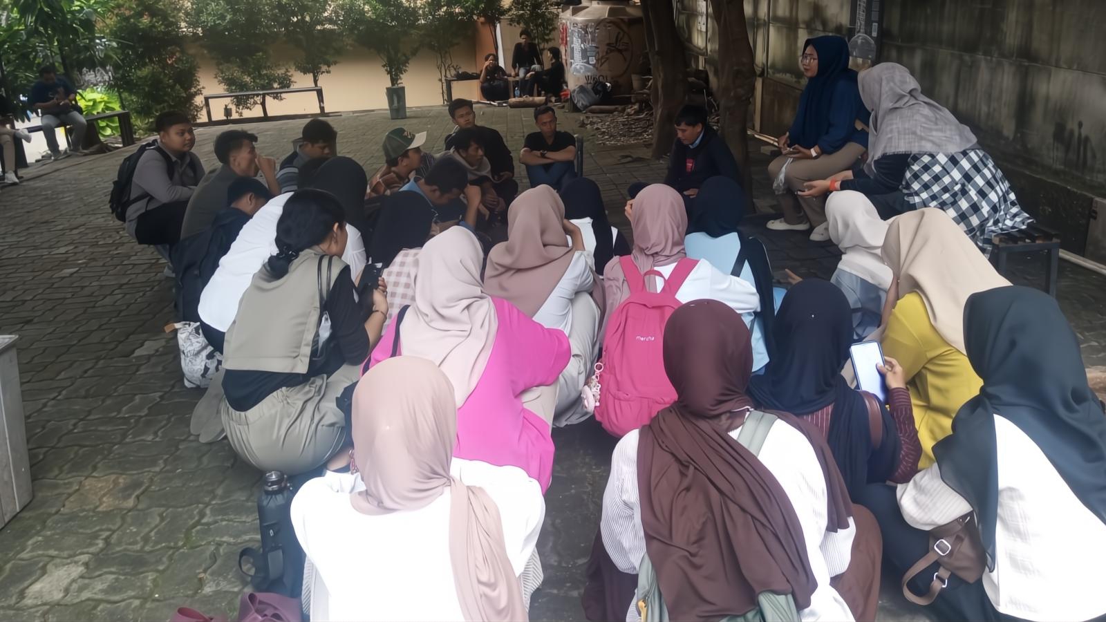 Diskusi Bawah Pohon KBM UNINDRA: Dorong Kesejahteraan Guru dan Dosen Demi Kualitas Mutu Pendidikan