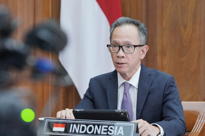 Susul Dirut BEI, Ketua Komisioner OJK dan Dua Pejabat Lainnya Resmi Mengundurkan Diri