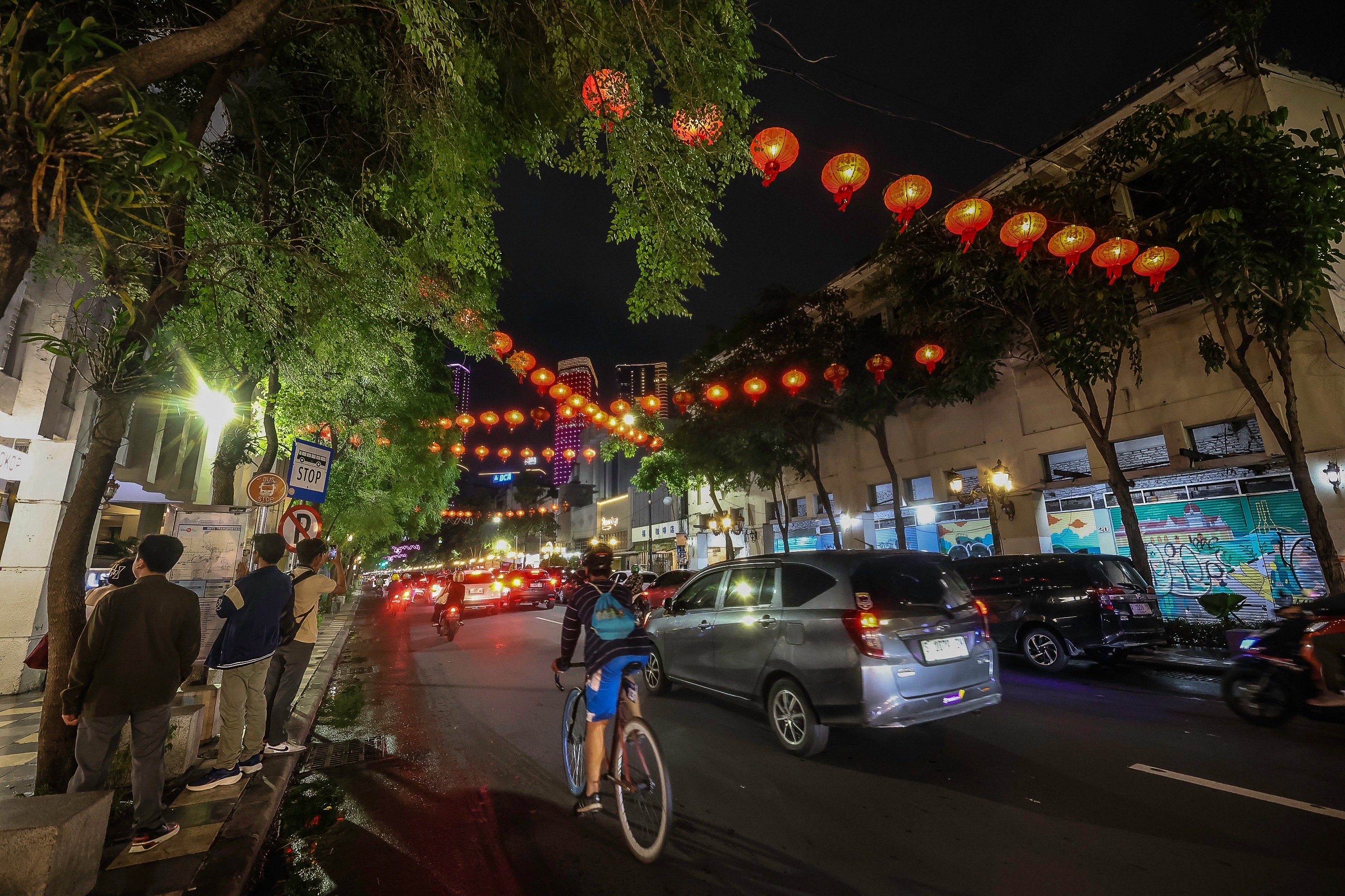 Jelang Imlek, Pemkot Surabaya Pasang Dekorasi Lampion dan Dekorasi Ular Kayu, Ini Lokasinya