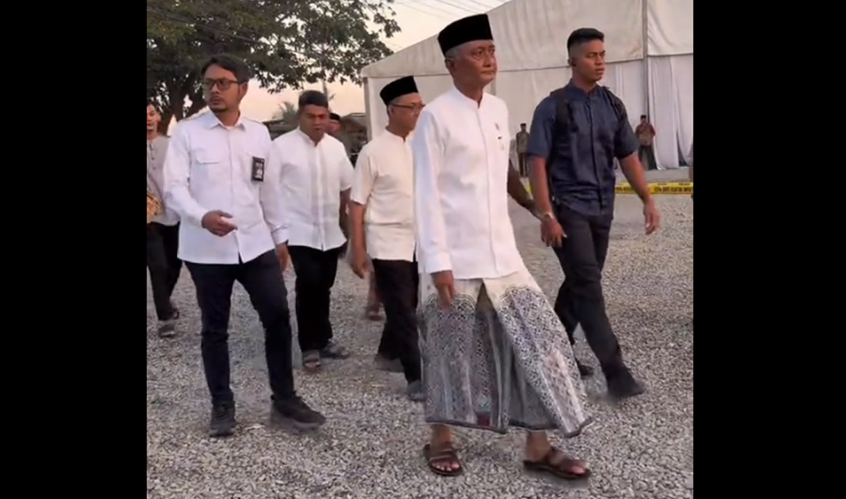 Menteri PU Dampingi Presiden Prabowo Tinjau Huntara di Aceh, Pastikan Telah Dihuni  