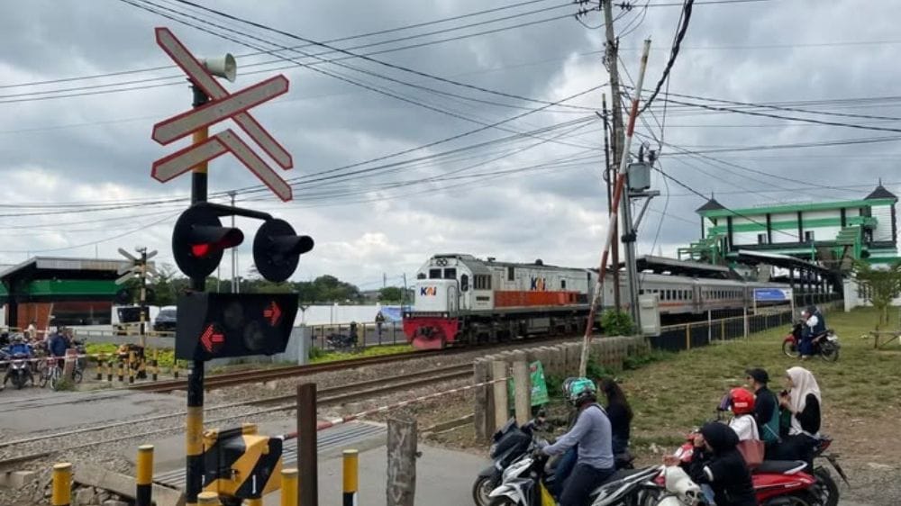 KAI dan Kemenhub Akan Tertibkan 1.800 Perlintasan