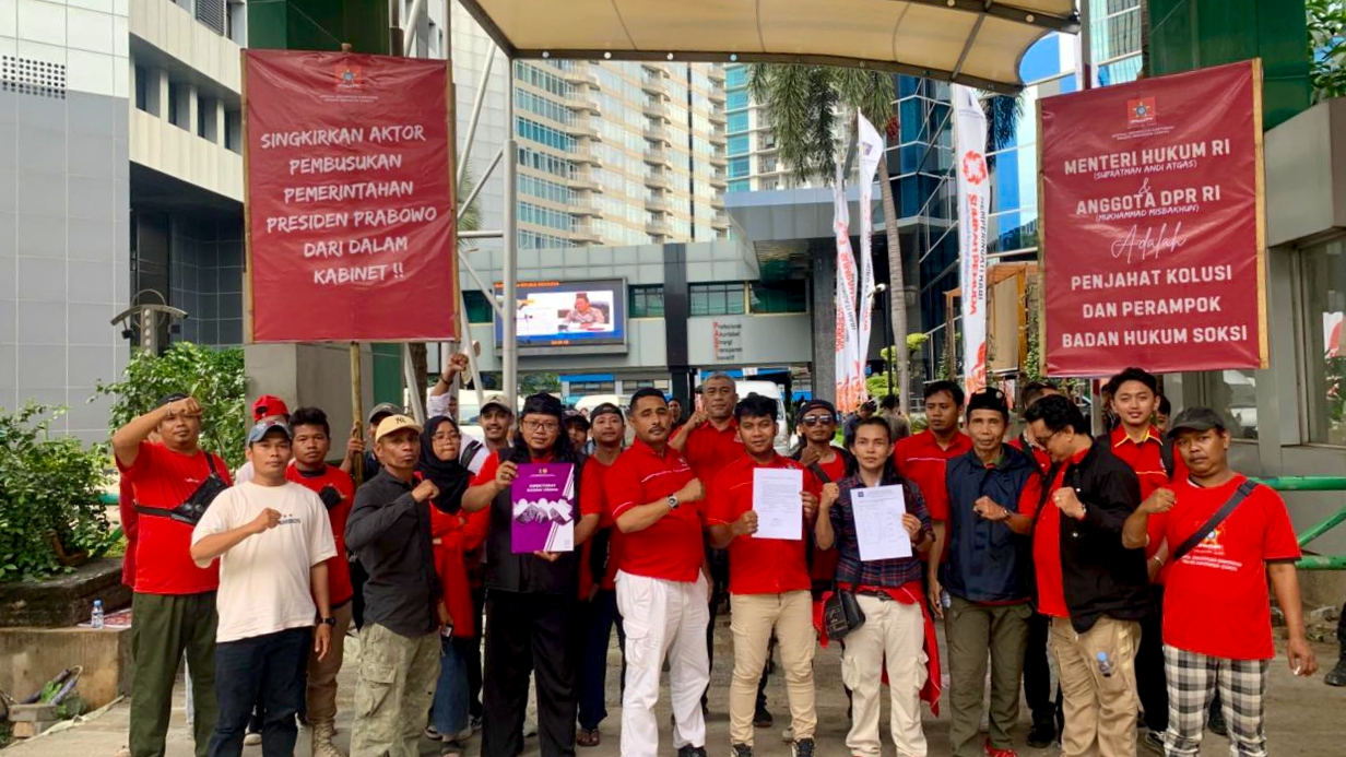 Aksi 'SOKSI Menggugat Jilid 3' di Depan Kemenkum, Minta Pembatalan SK Legalitas!