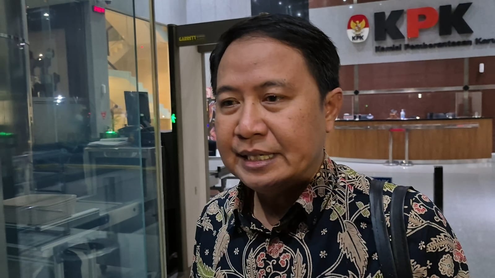 Hampir 12 Jam, Dirjen PHU Hilman Latief Dicecar Penyidik KPK soal Regulasi Kuota Haji di Kemenag