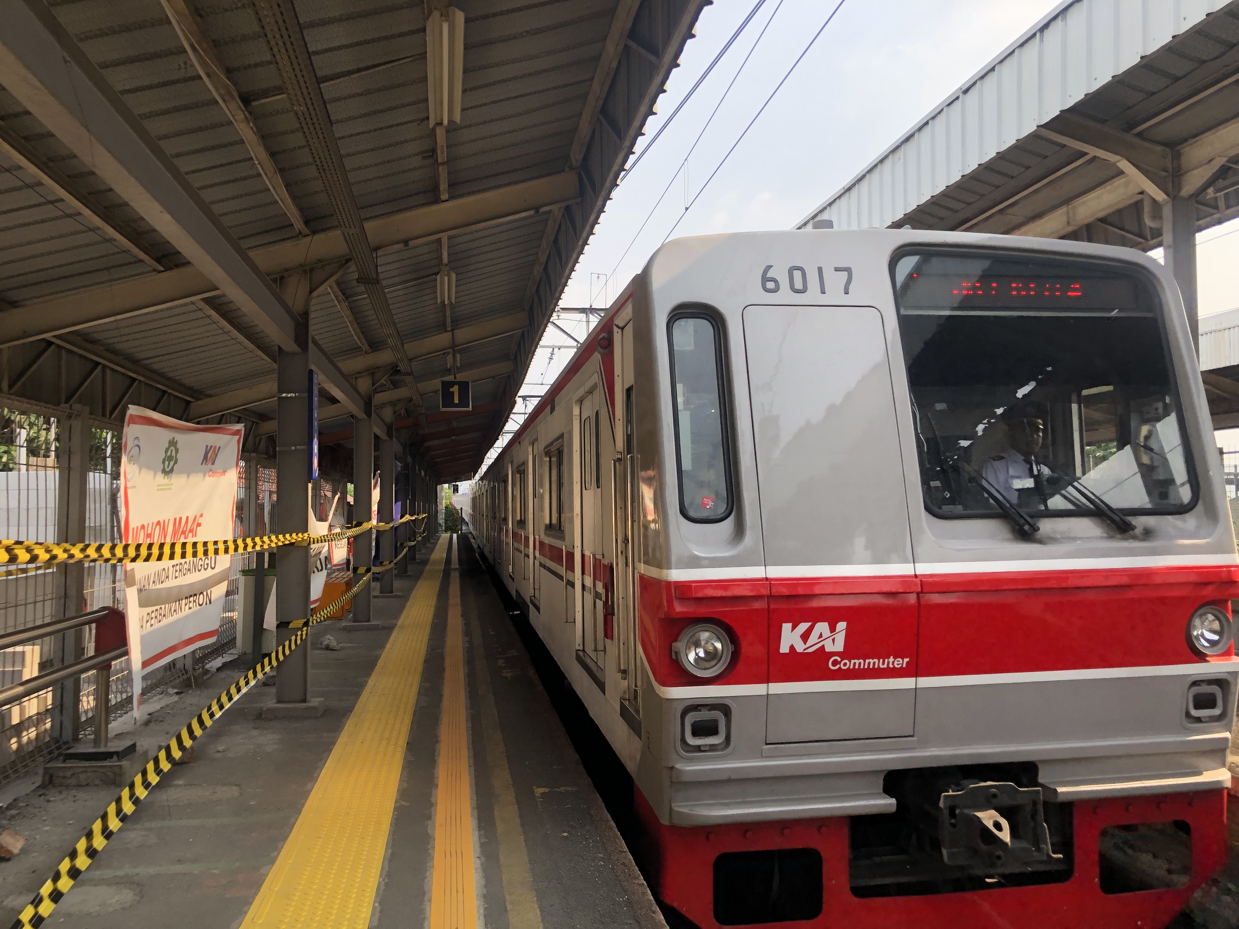 KAI Beberkan Kronologi Pemotor Wanita Tewas Tertemper KRL di Stasiun Citayam